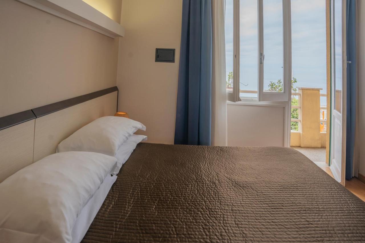 Albergo Celeste เซสตรี เลวานเต ภายนอก รูปภาพ